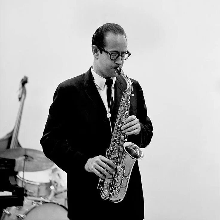 Paul desmond. Пол Дезмонд саксофонист. Dave Brubeck саксофонист. Музыкант м.