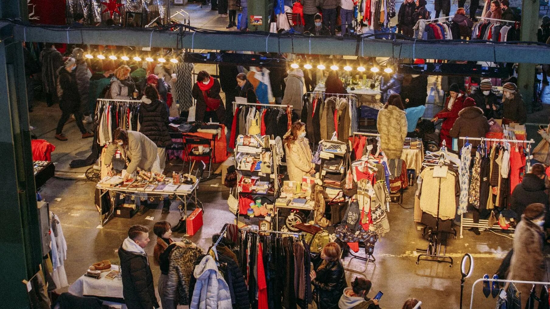 Сайт распродаж спб. Севкабель порт гараж сейл. гаражная распродажа. garage sale спб севкабель. распродажи в спб.