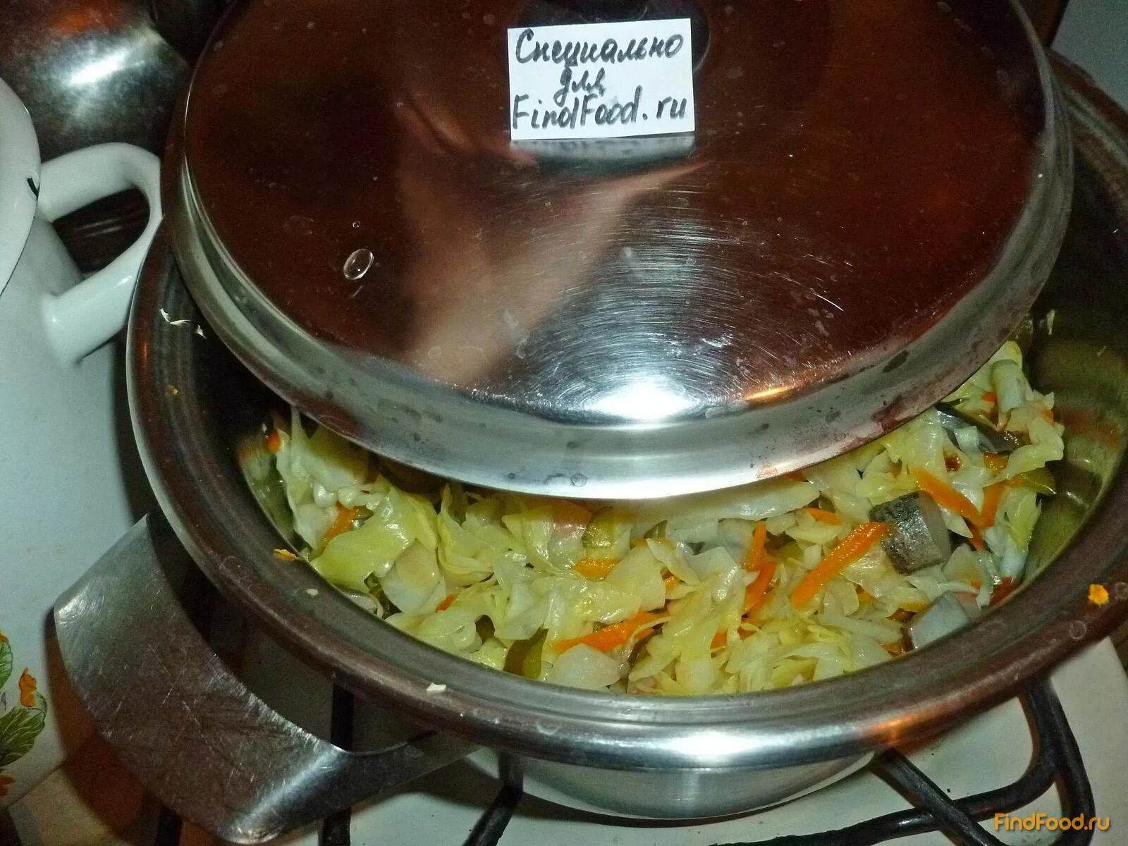 Тушеная капуста со стручковой фасолью. Постная капуста с грибами. Голубцы овощные. Тушеная капуста с фасолью. Тушеная капуста с мясом.