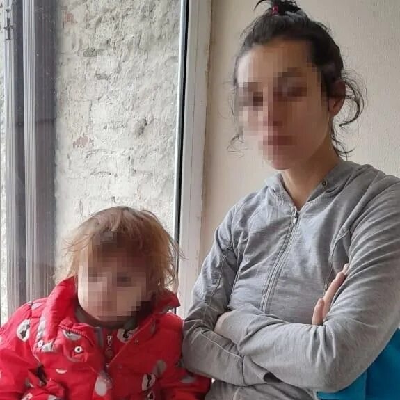 Мальчики ходят за руку. Мальчики и девочки из детдома. 29 летняя. Нижний новгород девочки подростки. Ищут двоих детей.