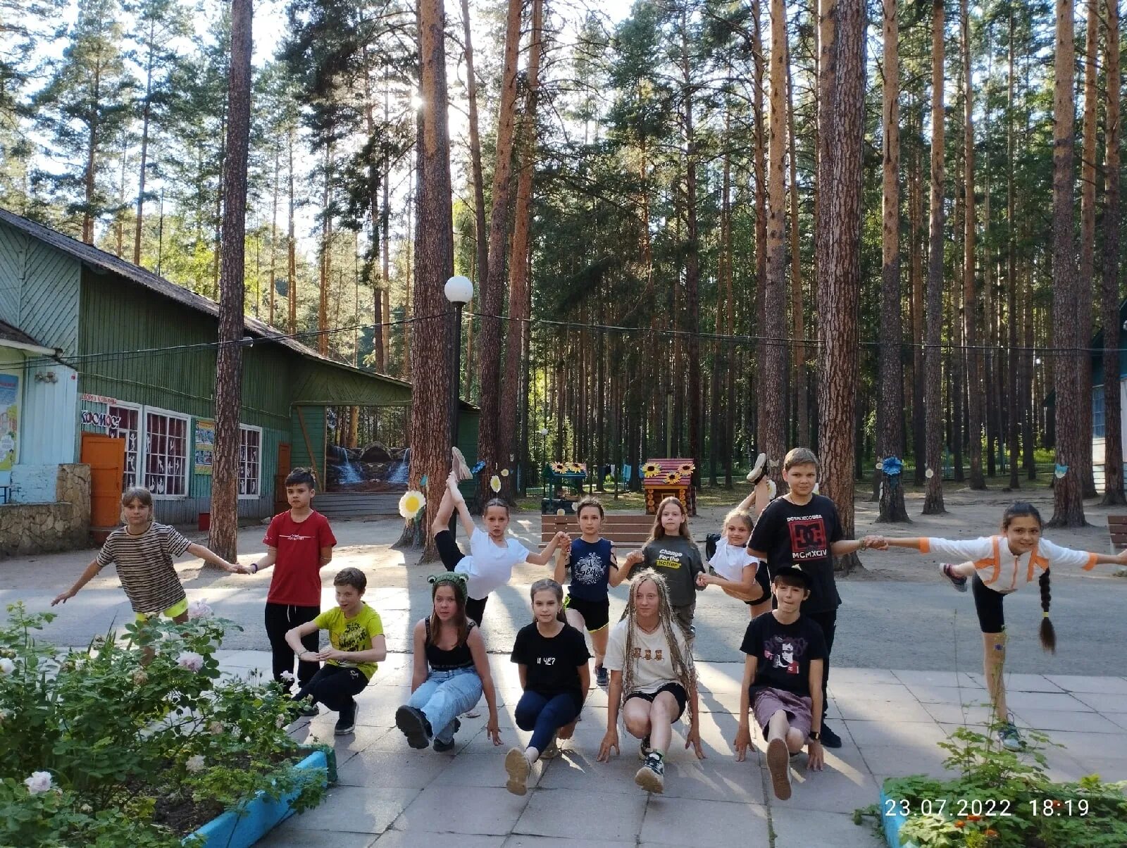 загородные лагеря екб. ленинские искры лагерь. лагерь дружба тула севрюково. пионерский лагерь восход истринский район. дол титова рыбинск.