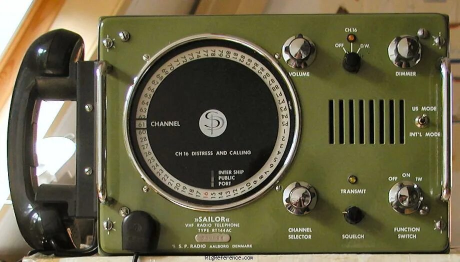Укв радиостанция sailor 6222. Трансивер sailor t2130/re2100. Радио моряк. Трансивер sailor t2130. Радио моряк.