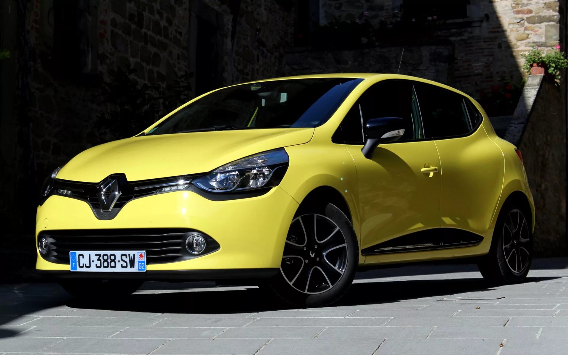 Renault clio rs 4. Рено. Машина рено. Рено логан сандеро 2. Renault clio новый.
