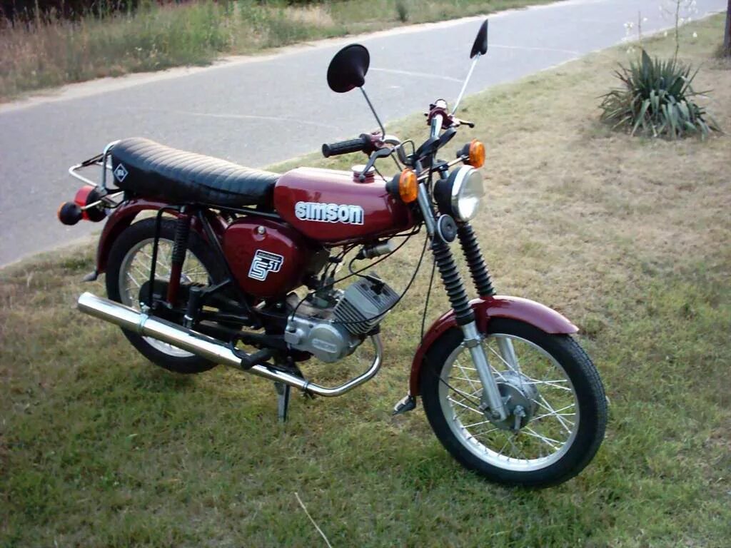 Simson s51. Мокик симсон с-51. Мопед Simson s51. Симсон 51 мопед.