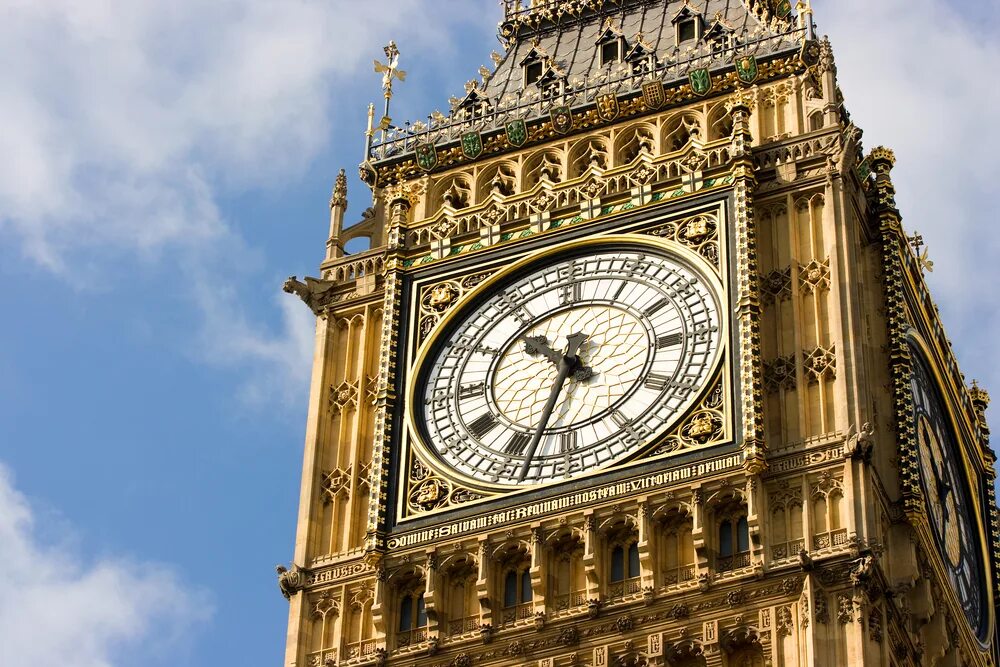 Big 8 часы. Часовая башня Биг Бен. Вестминстерский дворец с башней Биг Бен. Часовая башня Вестминстерского дворца. Часы Биг Бен в Лондоне.