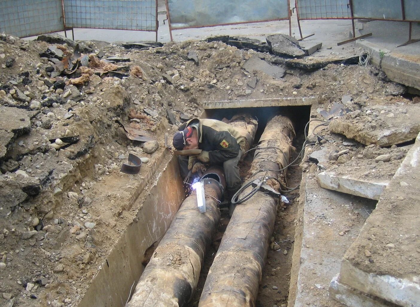 магистральные тепловые сети. тюмень широтная трубы. трубопроводах теплосетей. теплосеть ппу канальная прокладка.