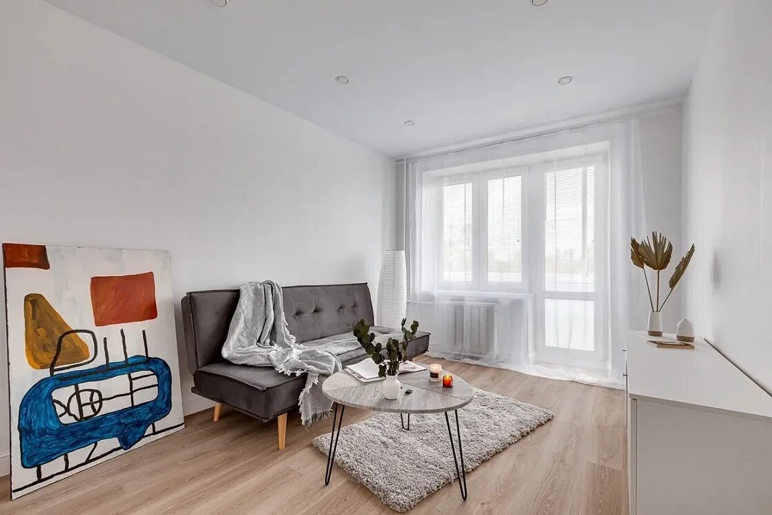 Интерьер хоумстейджинг. Хоум стейджинг до и после. Хоум стейджинг квартиры. Хоум стейджинг хрущевки. Предпродажная подготовка квартиры до и после.