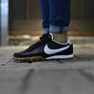 Кроссовки nike waffle debut