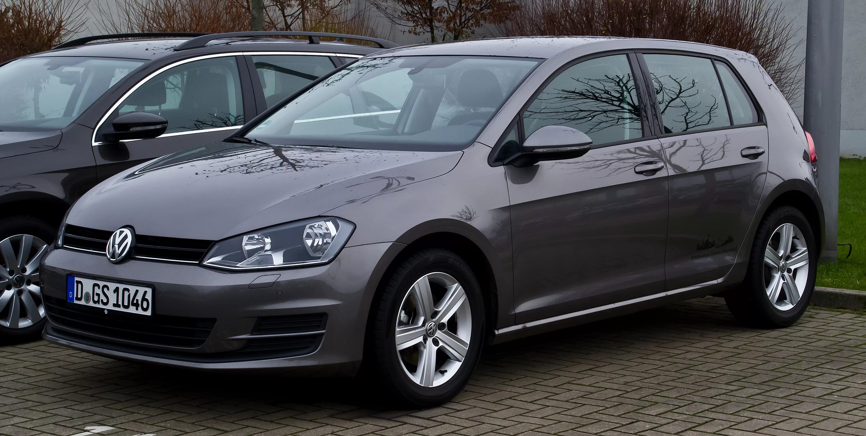 Golf 7 bluemotion. Фольксваген гольф 7 1. 4. 4 black. Фольксваген гольф 7 1.