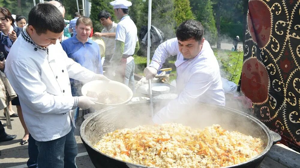 Таджикская кухня. Обед с таджиками. Восточная кухня. Национальная еда таджикистана. Национальное блюдо таджиков.