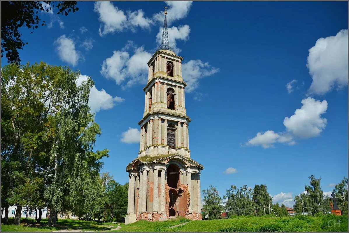 гора колокольня ныне превращена. никольская колокольня в веневе. гора колокольня ныне превращена. боровский монастырь колокольня. церковь в орске в старом городе затапливаемая уралом.