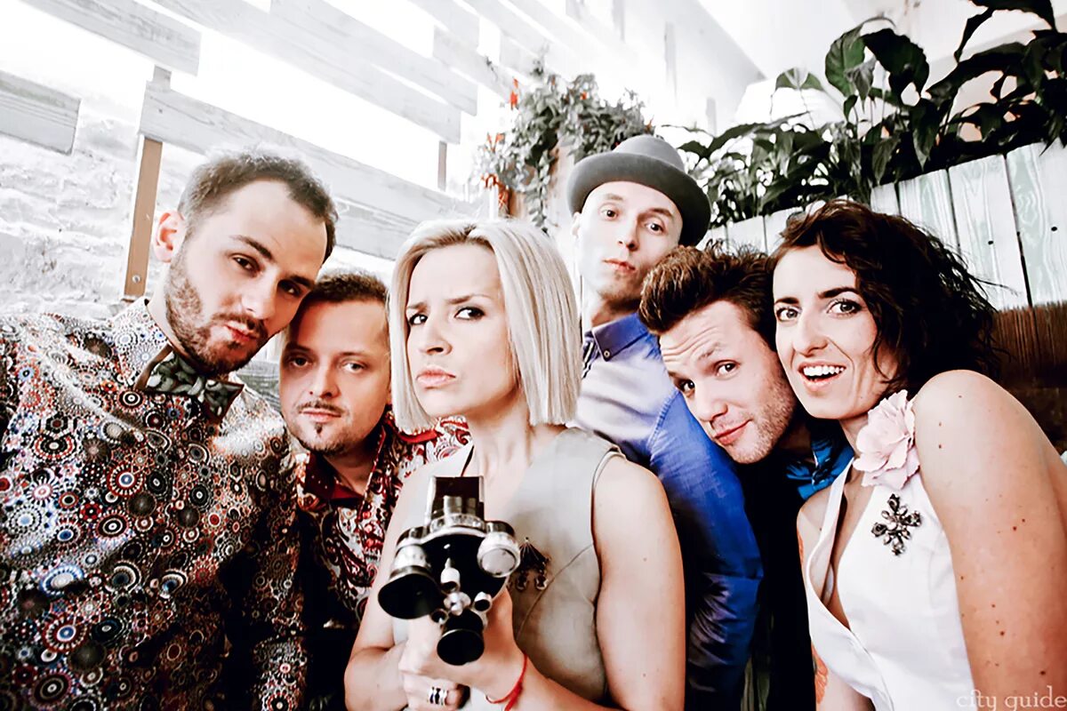 группа фрукты состав. группа фрукты вечерний ургант фото. фруктовая группа. вечерний ургант музыкальная группа фрукты. вечерний ургант музыкальная группа фрукты.