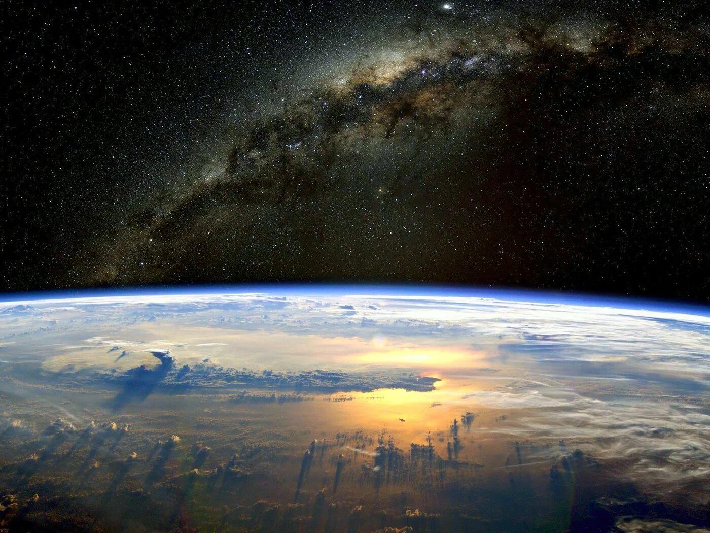 1 му земли. Космос Галактика Млечный путь планеты. Красивый вид земли из космоса. О земле и космосе. Планета из космоса.