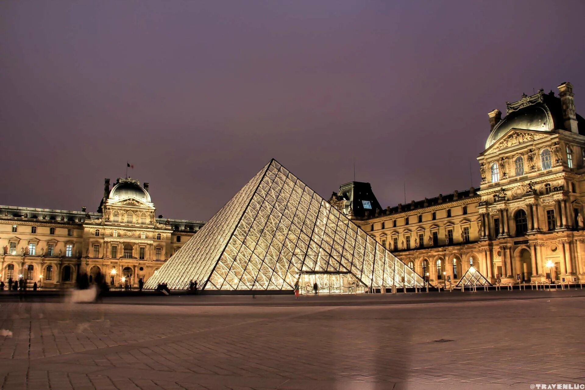 De louvre. Музеи. Лувр. Париж. Франция музей Лувр. Париж достопримечательности Лувр. Пирамида Лувра Луврский дворец.