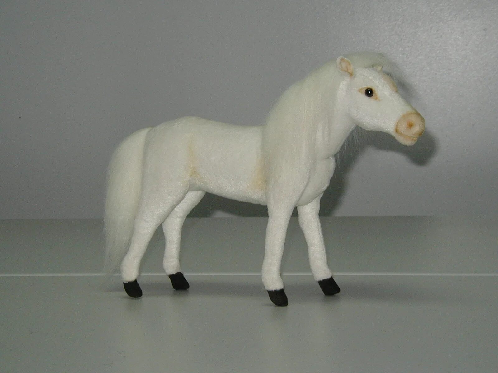 Белый конь игрушка. Ханса игрушки лошадь 150 см. игрушка мягкая лошадь реалистичная. hansa игрушки лошадь. белая лошадь игрушка.
