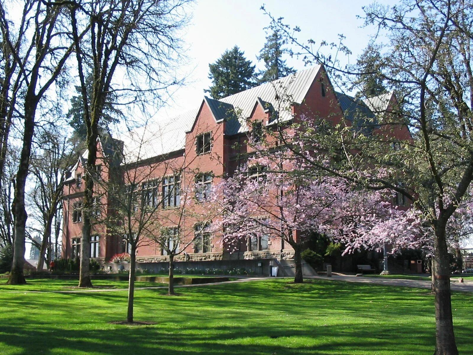 Университет Пасифик. Western Oregon University Monmouth, Oregon. Стэнфордский университет. Марш университет. Pacific university