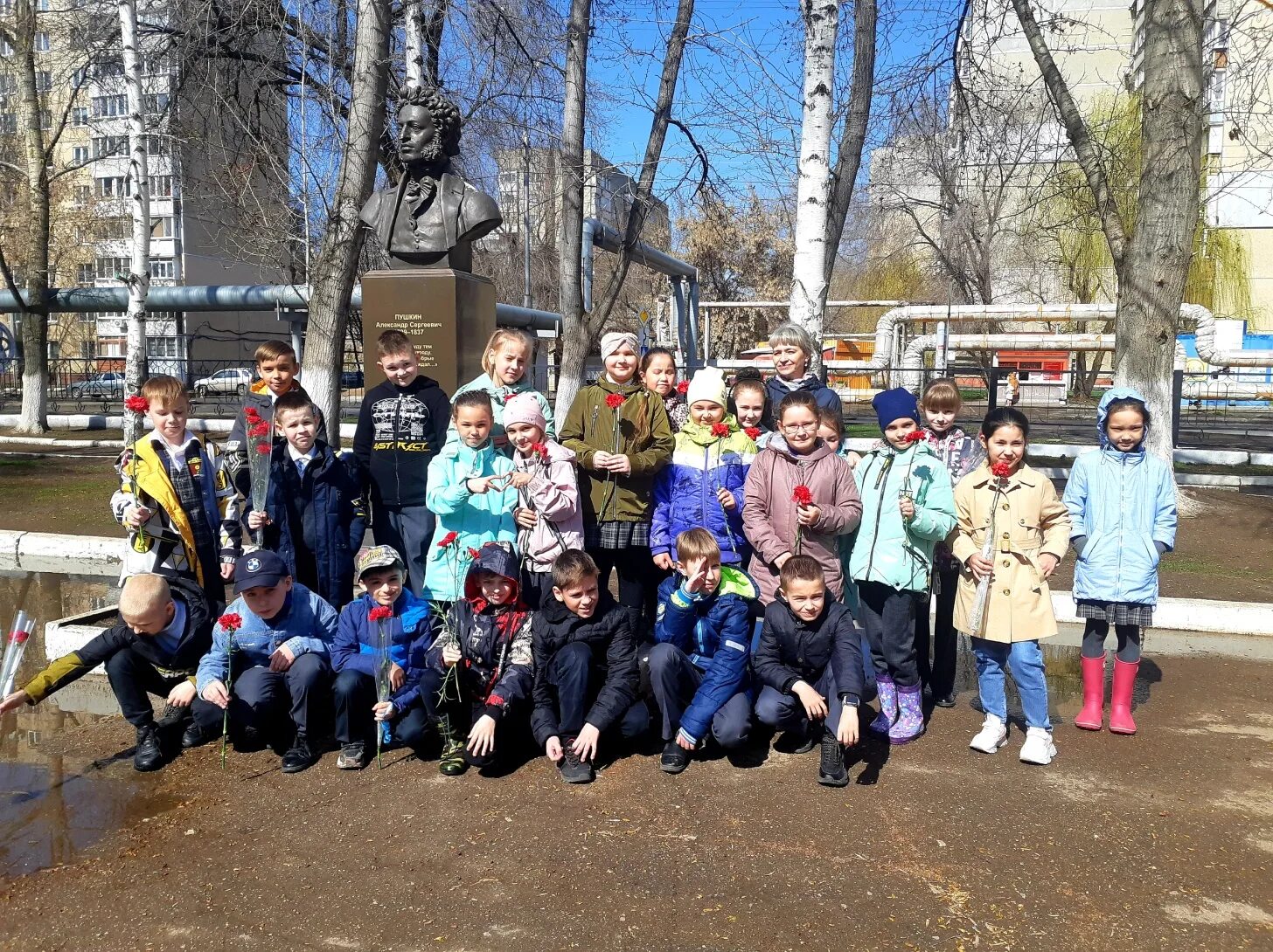 веселые ребята энгельс. школа номер 950 65з класс. веселые ребята в мюзик холле. веселые ребята энгельс. игровой центр веселые ребята энгельс тельмана 6д.