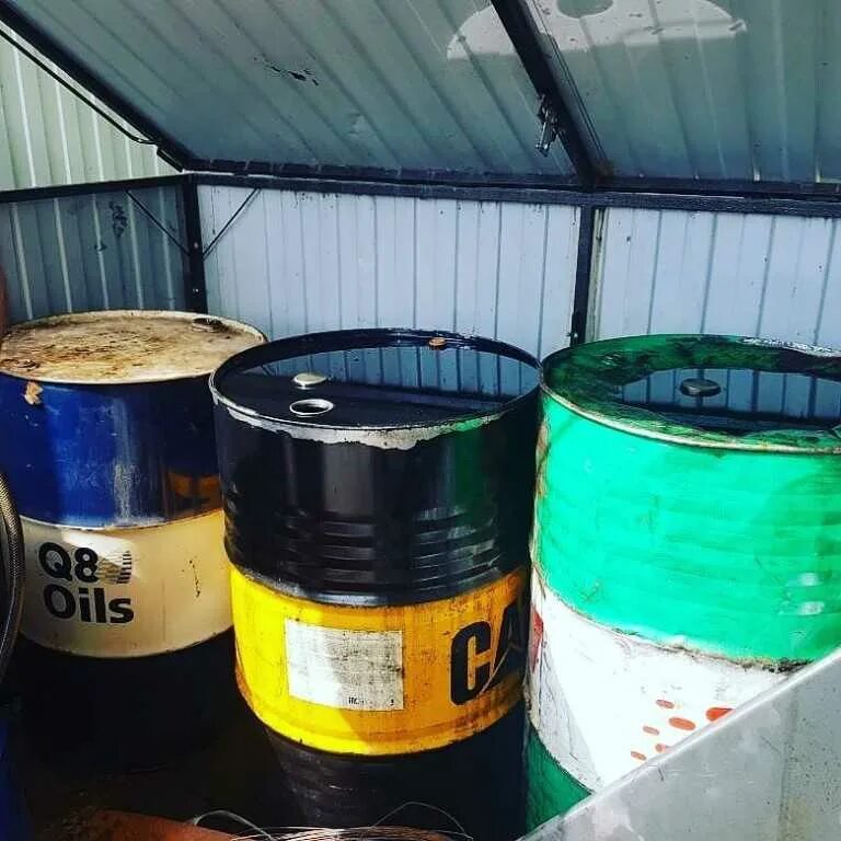 Реализация отработанного масла. Отработанное моторное масло. Отработанного машинного масла. Масло отработка. Отработанное масло.