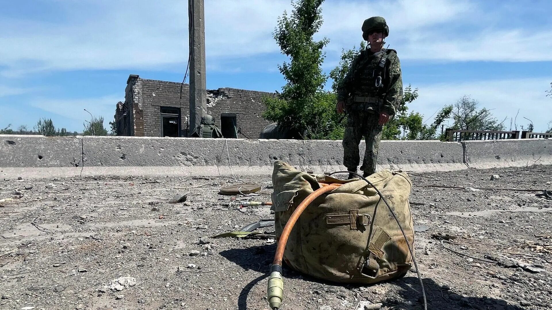 Операция в донбассе последние. Российские саперы в сирии. саперы в сирии. российские саперы на донбассе. сапёры вс рф на донбассе.
