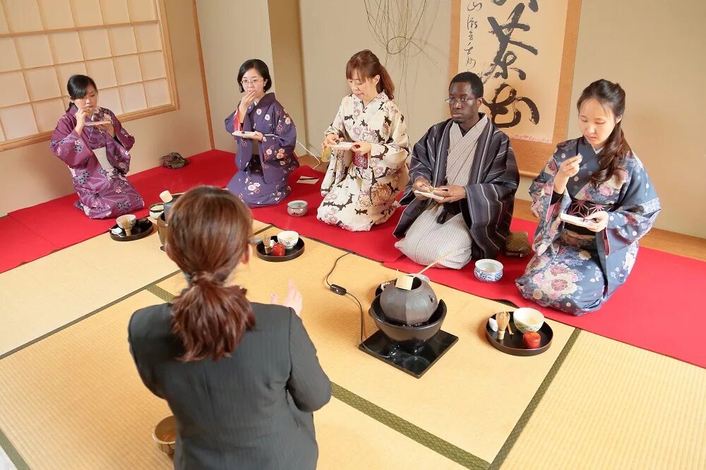 Китайский этап. Чайная церемония в Японии. Церемония чаепития в Японии. Традиции Японии чайная церемония. Послеобеденная чайная церемония в Японии.