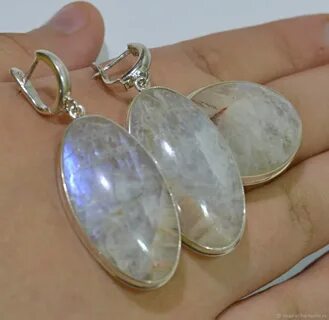 Лунный камень кому подходит