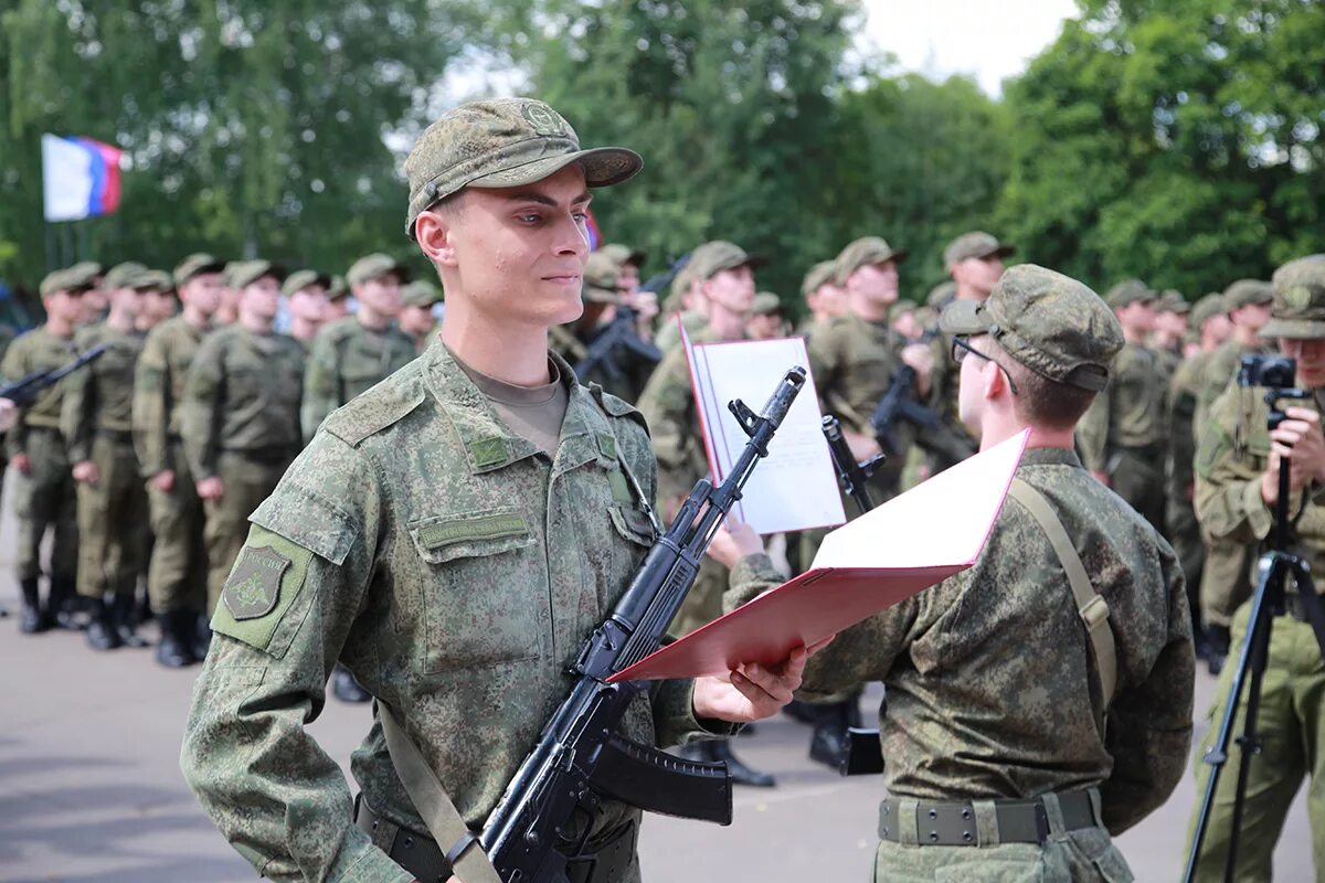 Стоит ли идти военным