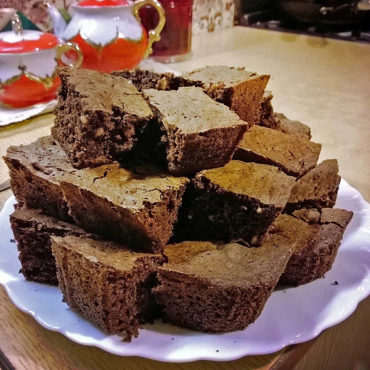 Банановый брауни с какао. Шоколадный пирог с фундуком. шоколадный брауни с орехами. брауни с бананом и какао. шоколадный брауни с бананом.
