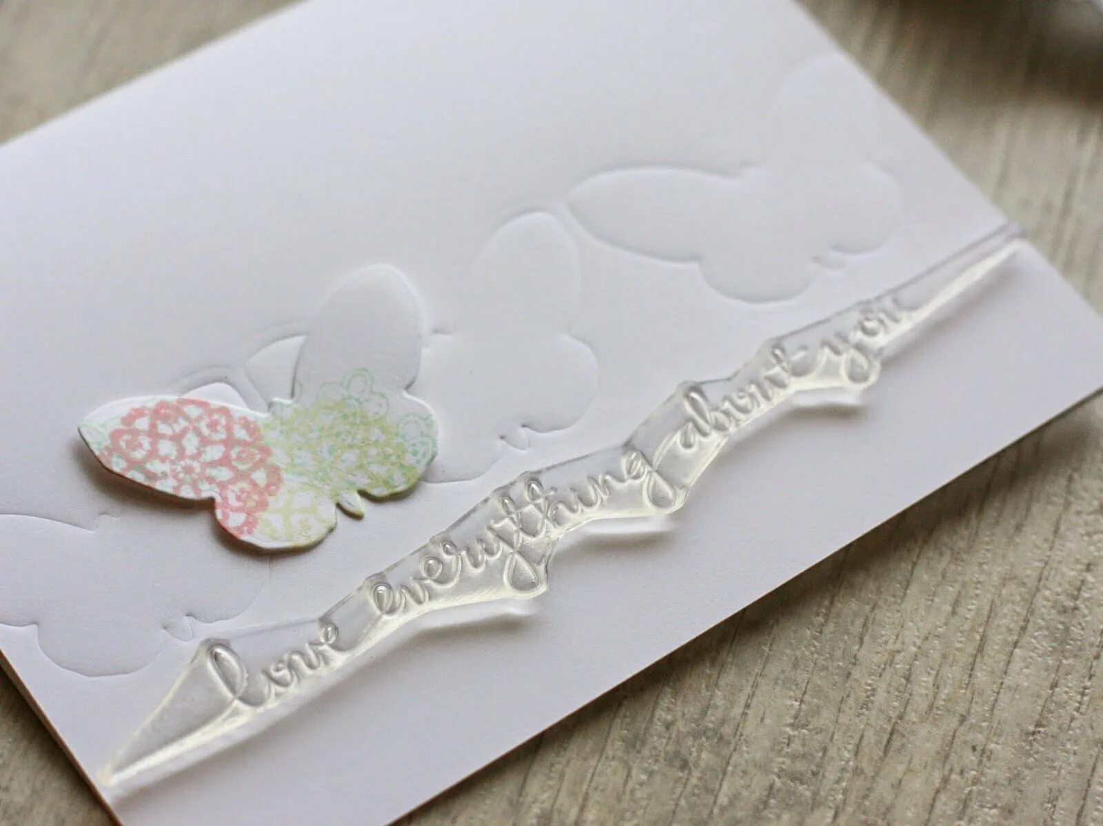 Тиснение на бумаге своими руками. Ножи для вырубки. Открытка с конгревом и тиснением. Вырубка где купить в москве. Визитки с тиснением.