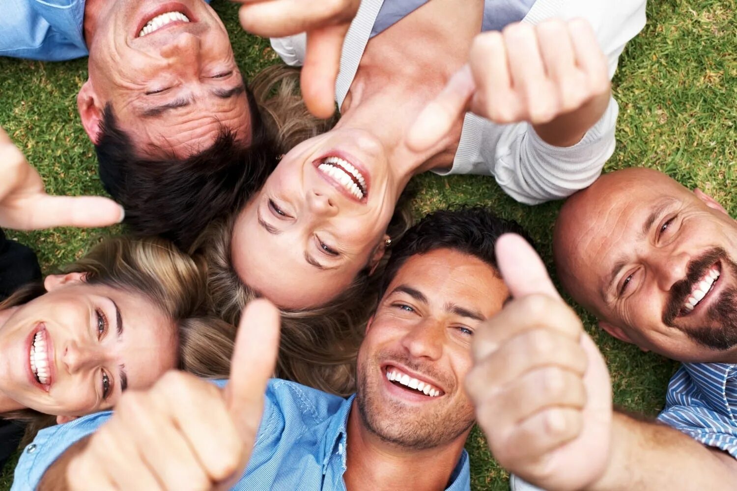 Туризм экскурсии. See people. See people. Человек с повязкой на глазах. Несколько человек.