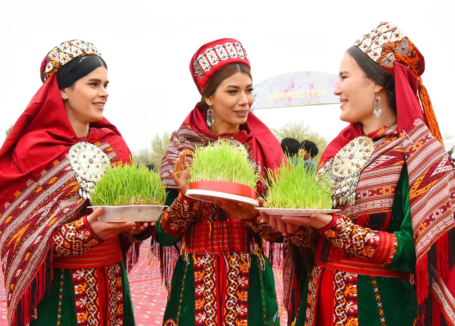Навруз это какой праздник. Навруз байрам в Туркменистане. Навруз национальный праздник Узбекистана. Новруз байрам Туркменистан. Навруз байрам в Узбекистане.