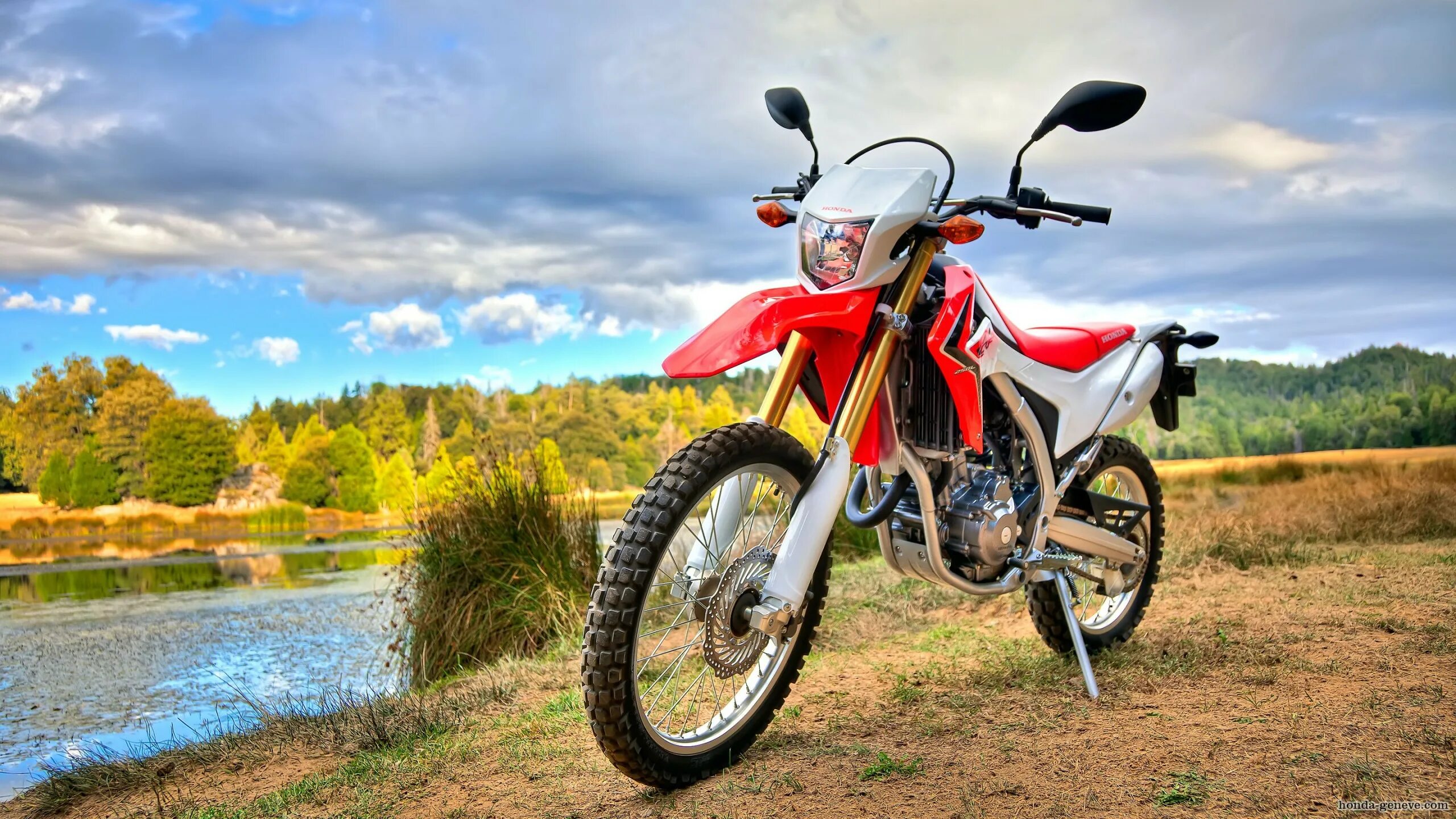 Мотоцикл эндурик. Honda crf250l. Мотоцикл Honda crf250l. Эндуро мотоциклы Хонда 250. Мотоцикл Хонда ЦРФ 250 Л.