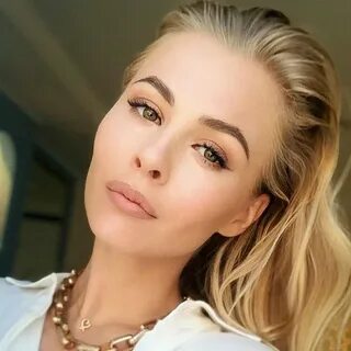 Порно ледибой жігітті трахает