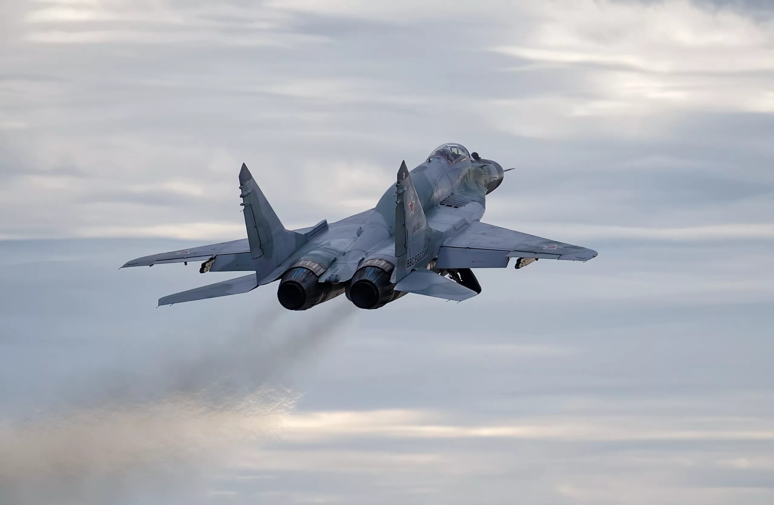 Что такое миг. Миг-29 истребитель. mig 29. миг-29 реактивный самолёт. миг-29смт.