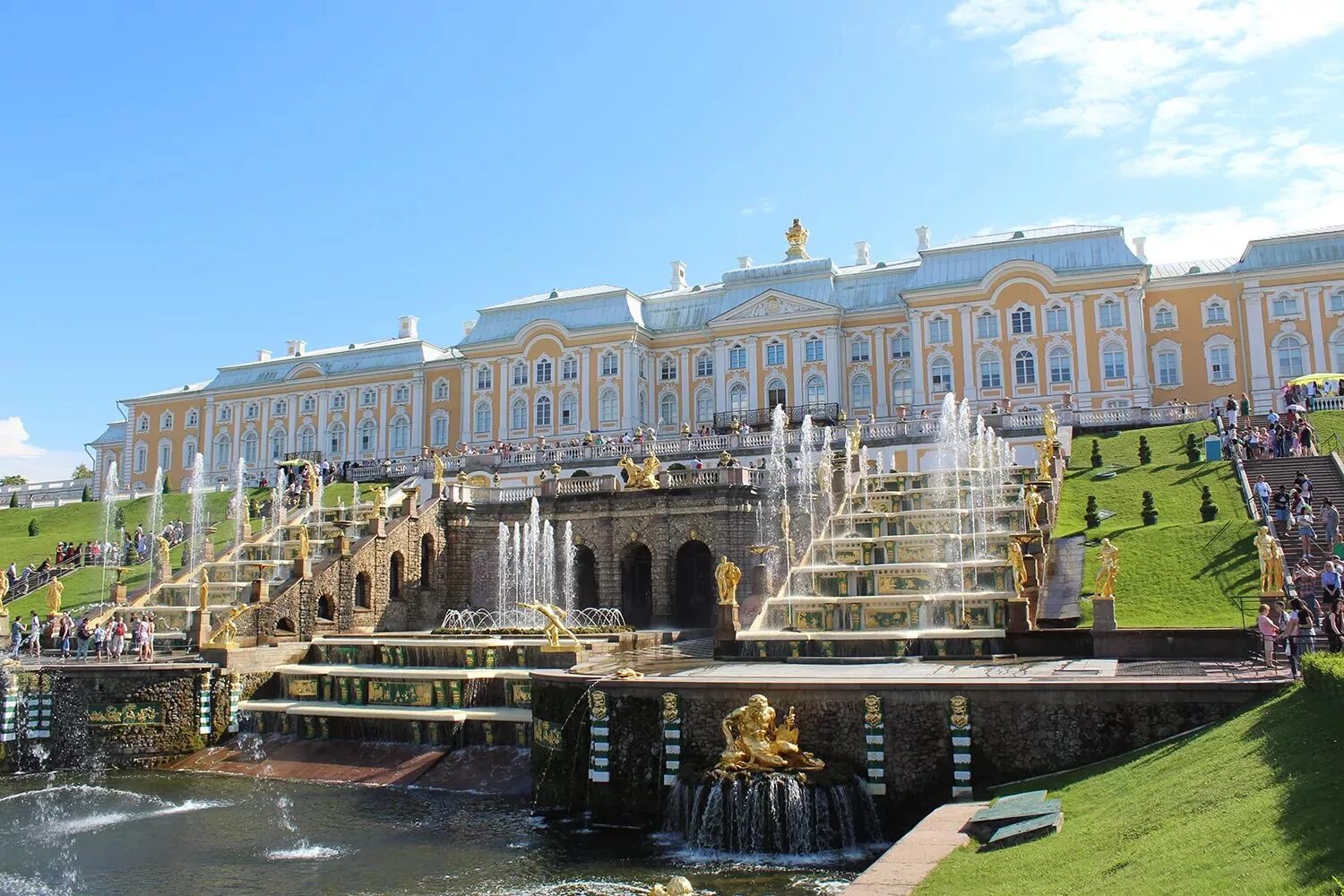 Версаль спб. Петергоф (дворцово-парковый ансамбль). Дворцово парковый ансамбль Петергофа Растрелли. Большой Петергофский дворец Петергоф. Петергоф Нижний парк большой Каскад.