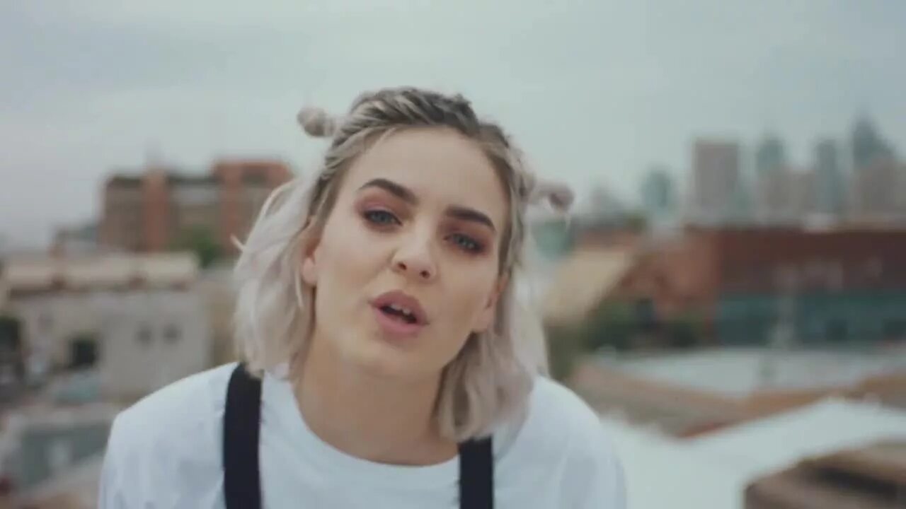 Anne Marie Скриншоты из клипа. Ann Marie Rap.