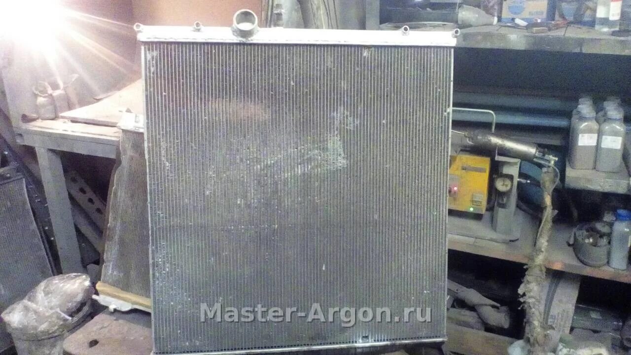 Технология ремонта радиаторов грузовых автомобилей. Электродвигатели 24 в для радиаторов охлаждения грузовика. Ремонт радиаторов тракторных. Ремкомплект радиатора бульдозер.