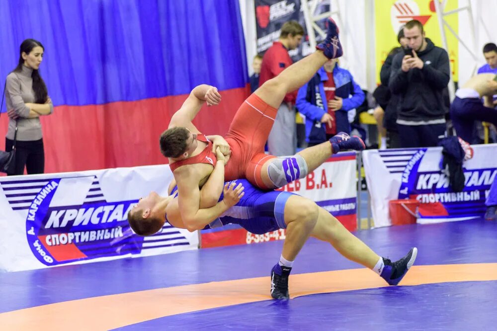 Борьба красноярск. Греклртмская блрбюа бердск. Вольная борьба хакасия. Сфо по греко римской борьбе. Сфо борьба.
