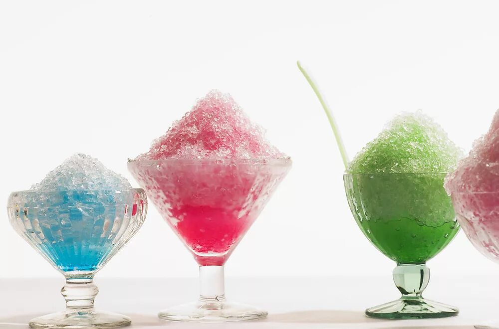 Купить лед для коктейлей. Коктейль со льдом. Колотый лед для коктейлей. Фруктовый коктейль со льдом. Красивый лед для коктейлей.