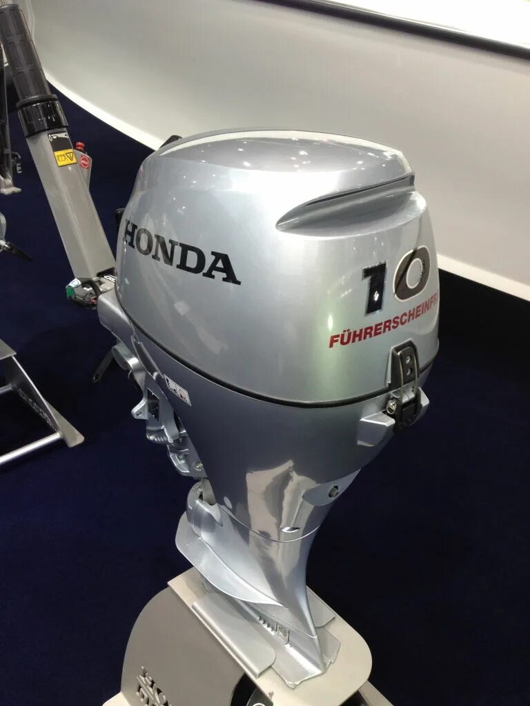 Лодочный мотор хонда 2 л. Лодочный мотор м67. Хонда bf50 мотор. 9. Honda bf 20 srtu.
