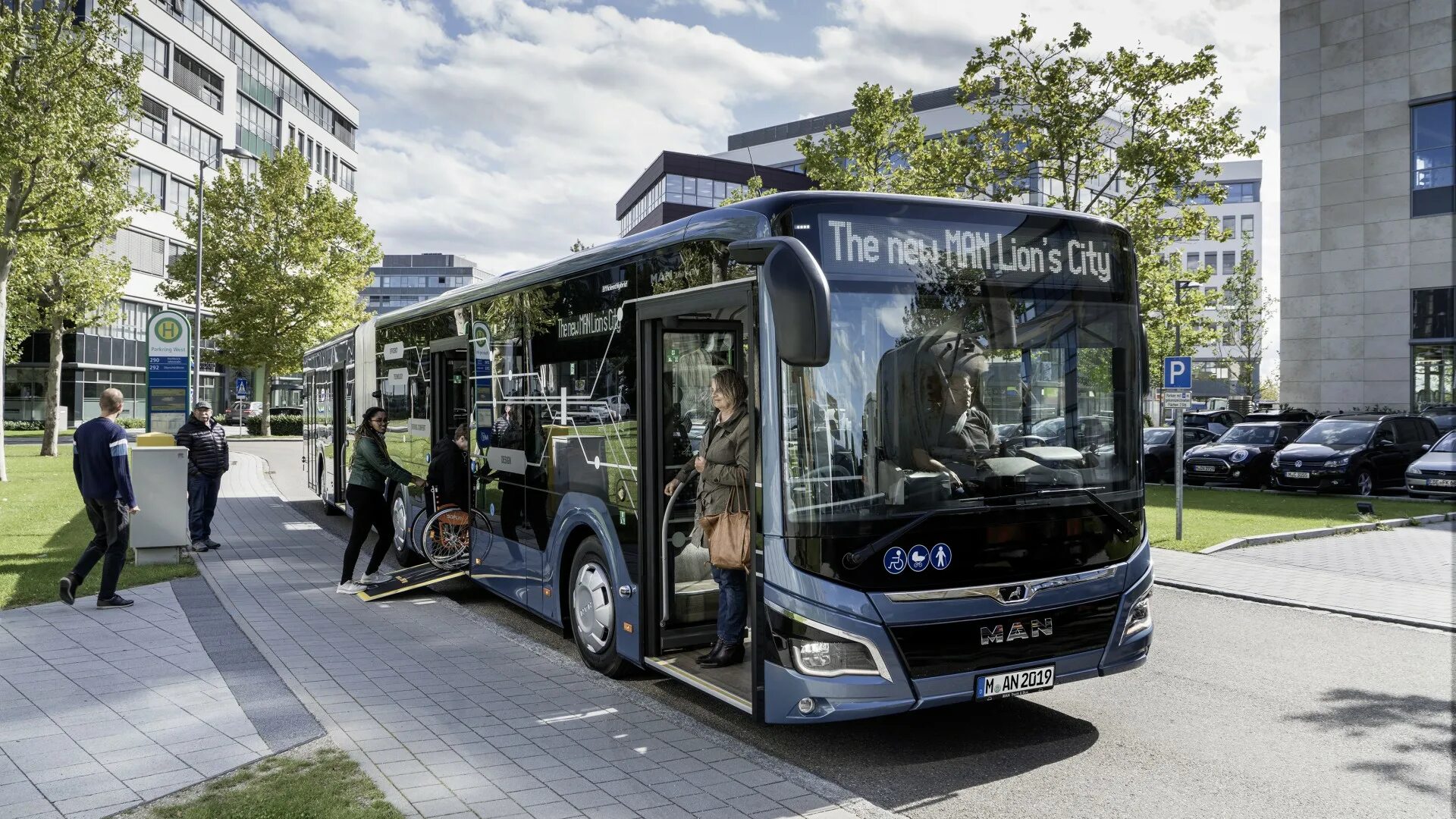 Новый мир автобусы. Man Lion's City 2019. Ман Лион Сити городской автобус. Автобус man Lion's City Bus. Busworld Europe 2019.