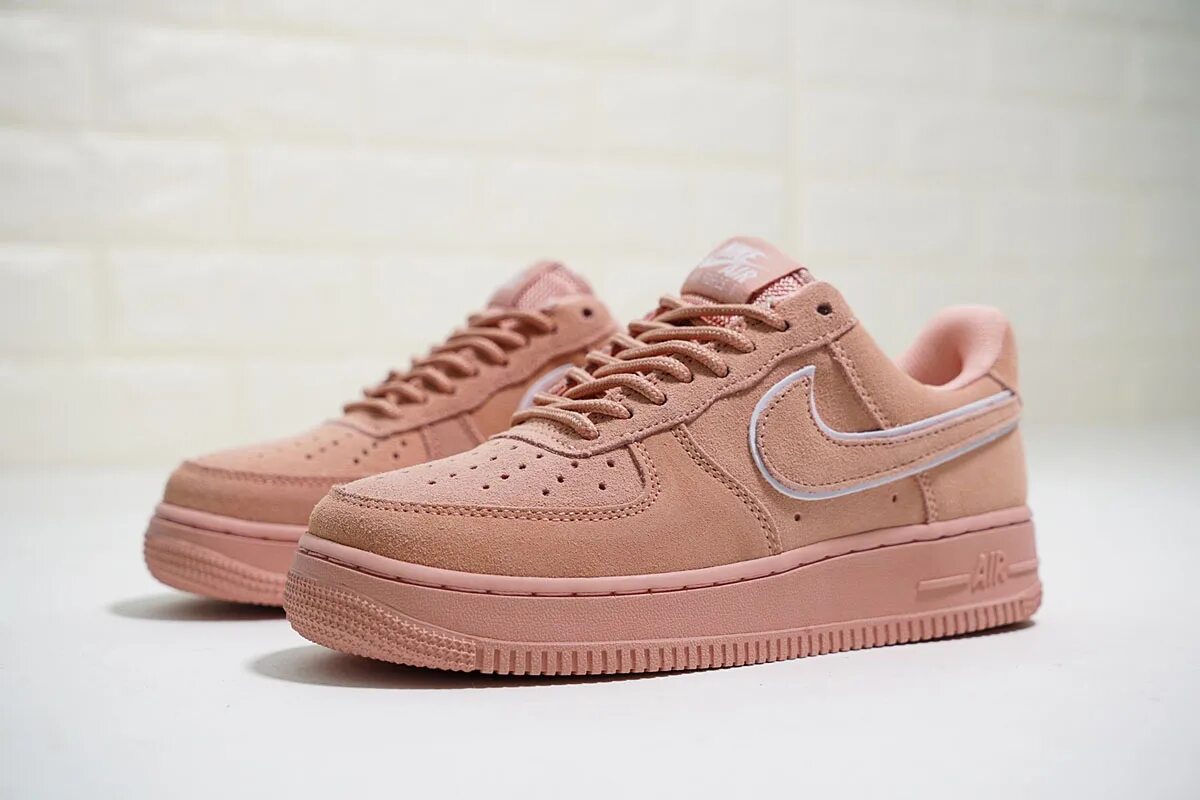 Форсы найк розовые. Nike Force Pink. Кроссовки найк розовые форсы. Nike Air Force замшевые розовые мужские. Найк форсы розовые