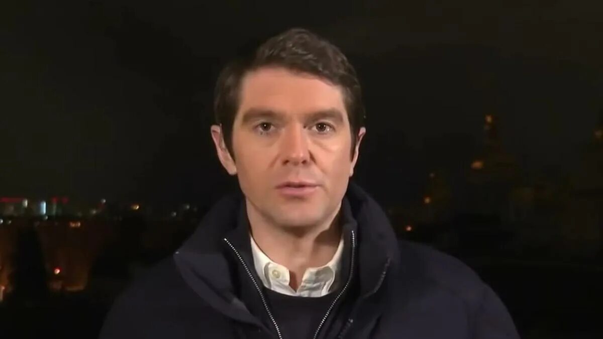 Женщина журналист. Такер карлсон fox news. Журналист ньюс. Фото журналистики с микрофоном. Журналисты фокс ньюс.
