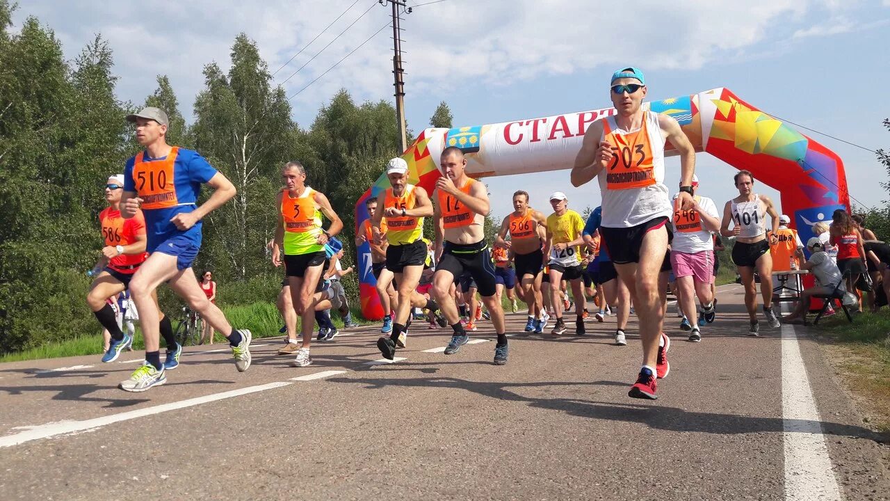 Легкаяатлетикаэстафетамужчинывадлере09. Бегуны питера. Экотропа солнечногорск. Люди солнечногорска. Забег тамбов.