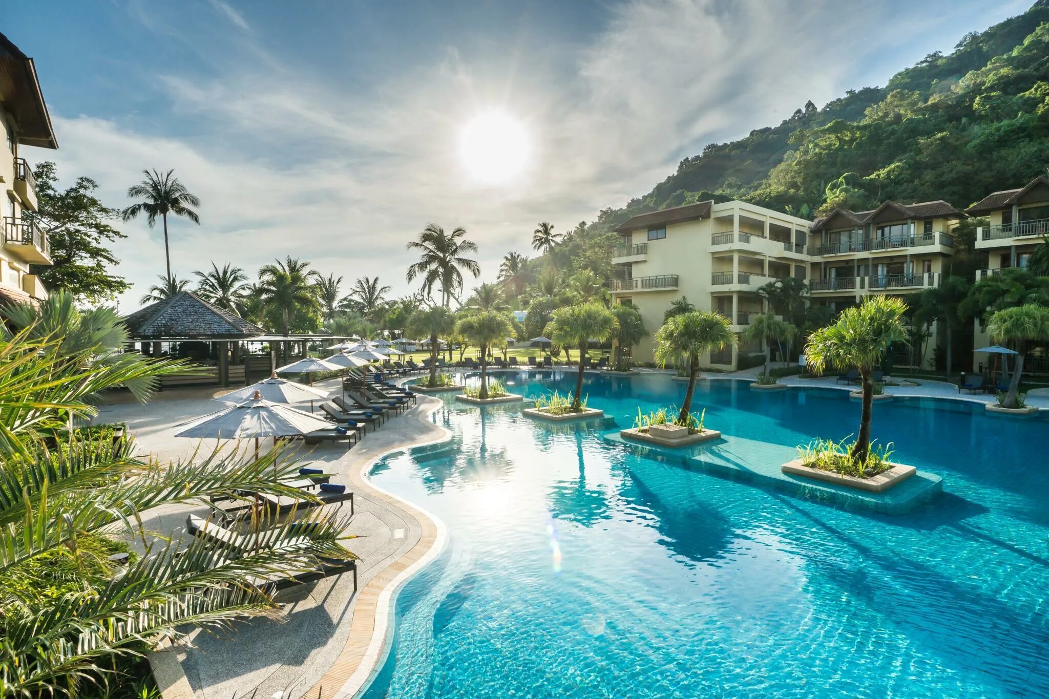 Karon beach resort spa 4. Пхукет Бич Резорт. Мерлин Бич Пхукет. Марриотт Тайланд Пхукет. Phuket Marriott Resort Spa Merlin.