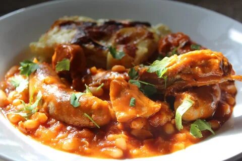 Жареная курица с фасолью
