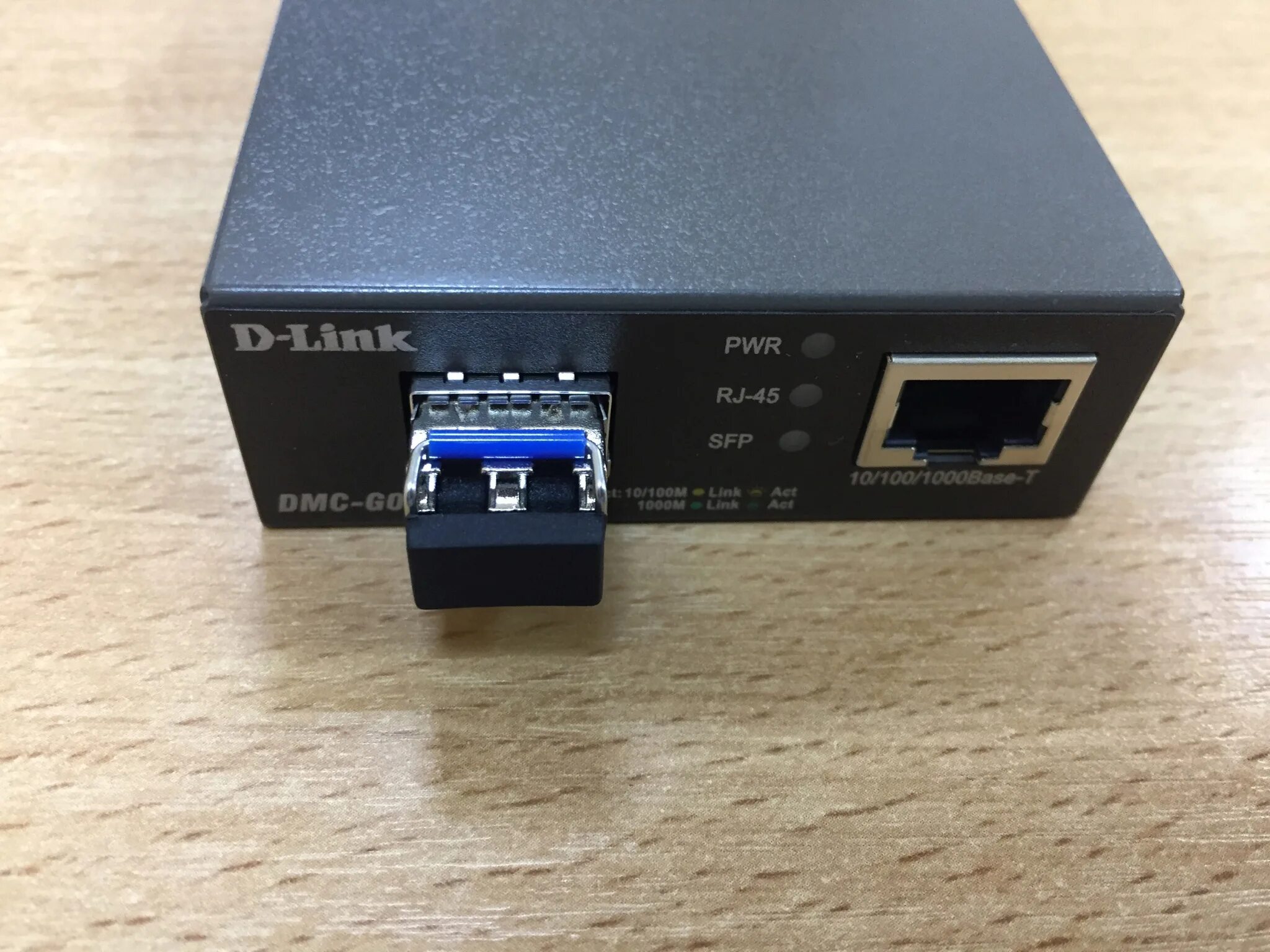 Медиаконвертер d-link-g01lc. DMC-g01lc/a1a. D-link DMC-g01lc. Модуль SFP D-link 310gt/a1a LC 1310nm.