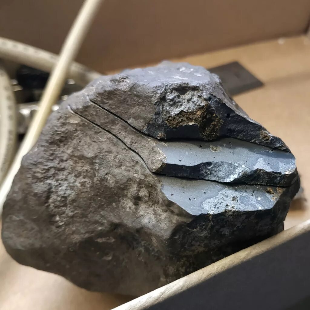 Метеорит Каракол. Оплавленный камень. Каменный метеорит. Гранитный метеорит. Как проверить камень на подлинность