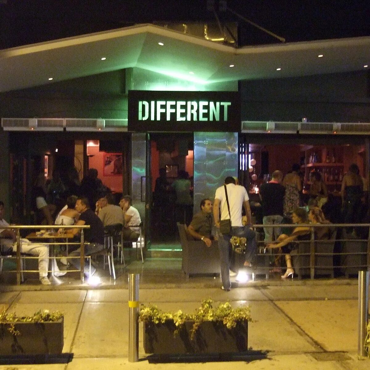 Different bar. Бар фламинго новокузнецк. Дифферент бар москва. Different bar. Different bar.