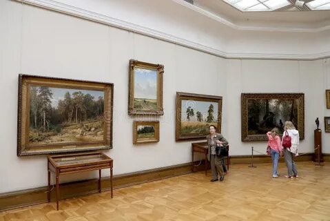 В двух залах третьяковской галереи
