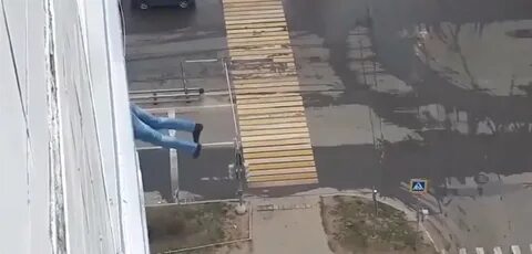 Пушкино женщина выпала из окна